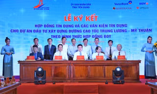 VietinBank giải ngân món vay đầu tiên vốn tín dụng dự án Trung Lương - Mỹ Thuận