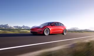 Tesla là thương hiệu ôtô được yêu thích nhất tại Mỹ