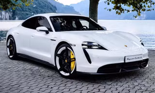 Porsche triệu hồi xe điện Taycan do lỗi lỏng đai ốc 