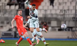 Ronaldo đáp trả những lời nhiếc móc theo cách này