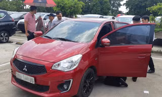 Khách Việt mòn mỏi chờ tìm nguyên nhân cháy nội thất xe Mitsubishi Attrage 