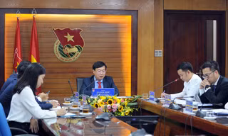 Điện đàm lãnh đạo cấp cao cơ quan thanh niên Việt - Nga