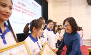 Những người không quản ngày đêm vì đàn em thân yêu