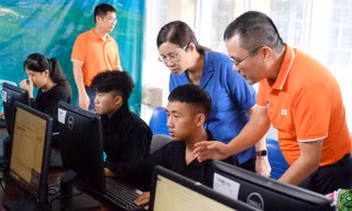 Tặng 1.000 máy tính cho học sinh Hà Giang