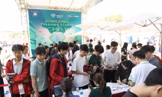 'Cơn mưa voucher, nhanh tay chọn quà' trước giờ khai mạc Ngày Thẻ Việt Nam 2024 - Sóng Festival