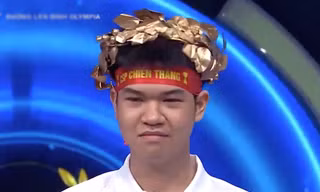 Nam sinh chuyên sư phạm thắng câu hỏi loại trực tiếp, đoạt vé trận quý III Đường lên đỉnh Olympia 23