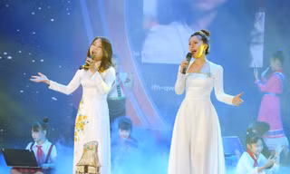 Sôi động Gala 'Thanh niên Việt Nam - Vững bước hội nhập'