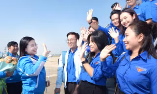 Chuyến bay vang vọng 'Sứ mệnh thanh niên' đưa đại biểu về dự Đại hội Đoàn toàn quốc XII