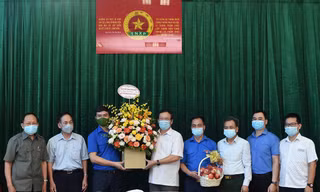 Trung ương Đoàn thăm, tặng quà cựu thanh niên xung phong