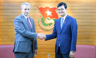 Bí thư thứ nhất Trung ương Đoàn tiếp xã giao Đại sứ đặc mệnh toàn quyền Cộng hòa Belarus