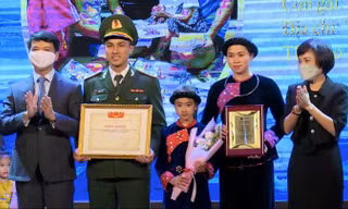 Vinh danh gia đình trẻ Việt Nam tiêu biểu lan tỏa 'điều phi thường của yêu thương'