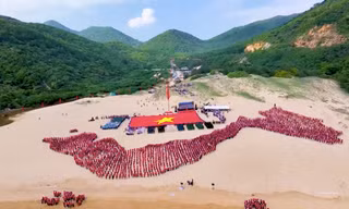 Ấn tượng bản đồ Tổ quốc mở đầu trailer Đại hội Hội LHTN Việt Nam tỉnh Phú Yên