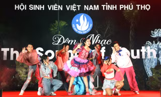 Gương mặt trẻ Việt Nam tiêu biểu Hà MyO khuấy động đêm nhạc The Sound of Youth năm 2023