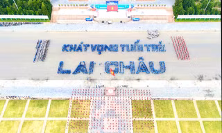 Hơn 3.500 đoàn viên, thanh thiếu nhi đồng diễn 'Khát vọng tuổi trẻ Lai Châu'