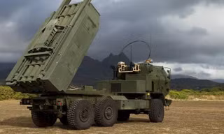 Mỹ đưa hai hệ thống pháo phản lực HIMARS đến nước láng giềng của Nga
