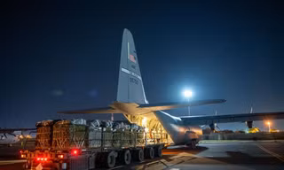 'Ngựa thồ' C-130 Mỹ thả 38.000 suất ăn xuống Dải Gaza