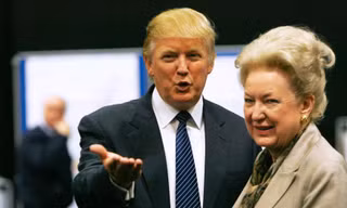 Ông Trump và chị gái Barry. Ảnh: Reuters