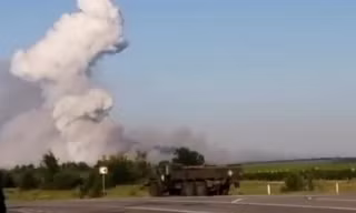 Ukraine tuyên bố tấn công kho đạn của Nga ở Voronezh, trung tâm hậu cần ở Donetsk