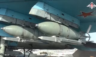 Cường kích Su-34 Nga triển khai vũ khí 'thay đổi cuộc chơi' 