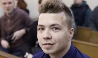 Nhà báo phe đối lập Roman Protasevich (quốc tịch Belarus). Ảnh: Reuters