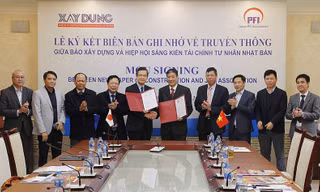 Lễ ký kết biên bản ghi nhớ giữa hai bên có sự chứng kiến của lãnh đạo các Cục, Vụ, Viện của Bộ Xây dựng.