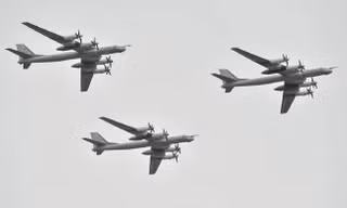 Xung đột Nga - Ukraine ngày 15/2: Máy bay ném bom Tu-95 Nga xuất kích, nhiều khu vực của Ukraine hứng tên lửa