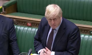 Thủ tướng Anh Boris Johnson trong phiên họp tại Quốc hội ngày 26/5. Ảnh: Reuters