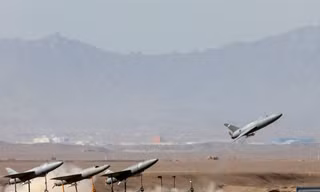 Iran bắt đầu trả đũa, phóng hơn 100 máy bay không người lái về phía Israel