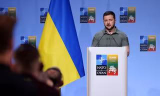 Tổng thống Ukraine dịu giọng sau khi tức giận với NATO