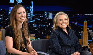 Bà Hillary Clinton tiết lộ từng bỏ quên con gái trong Điện Kremlin