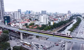 Hình ảnh ấn tượng từ flycam khi tàu đường sắt đô thị Nhổn - ga Hà Nội chạy thử 