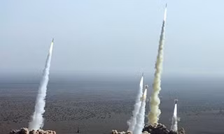 Nghi vấn rocket phóng từ Dải Gaza rơi xuống gần căn cứ nghi lưu trữ tên lửa hạt nhân của Israel
