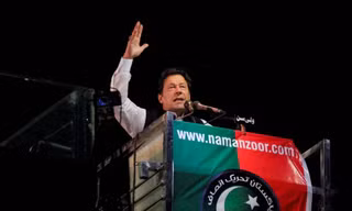 Cựu Thủ tướng Pakistan bị bắn khi đang tuần hành