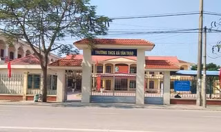 Sơ ý làm cháy lọ cồn phòng thí nghiệm, hai cô giáo bị bỏng nặng