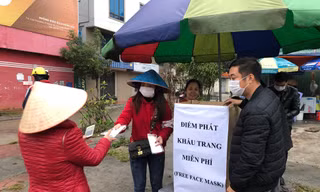 Hàng chục nghìn chiếc khẩu trang được phát miễn phí ở Quảng Ninh