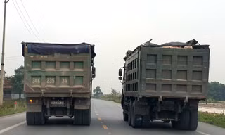 Tận thấy xe 'Hổ vồ' lộng hành trên quốc lộ 18