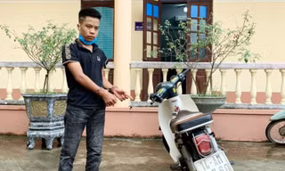 Nam thanh niên vi phạm giao thông còn tông gãy chân Đại úy công an