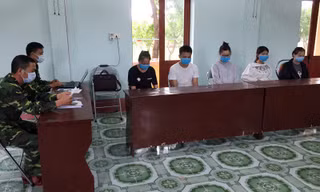 5 người Trung Quốc nhập cảnh trái phép vào Quảng Ninh, khai đến khách sạn đánh bạc