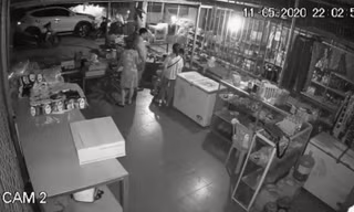 Thực hư thông tin Công an rút 'súng bật lửa' đe dọa người dân