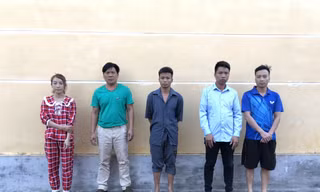 Bắt nhóm đối tượng thông đồng từ kế toán đến nhân viên trạm cân chiếm đoạt tài sản
