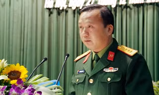 Đại tá Phùng Ngọc Sơn, Tư lệnh Binh chủng Công binh phát biểu khai mạc hội nghị. Ảnh; Quân đội Nhân dân