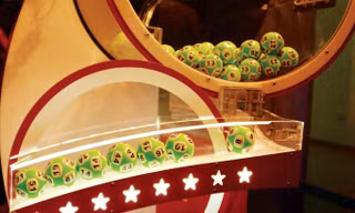 Quả bóng thứ 7 hay còn gọi là số đặc biệt dùng để xác định giải Jackpot 2.