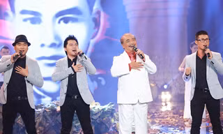 NSND Trần Hiếu và nhóm MTV Cùng anh tiến quân trên đường dài...Ảnh: GĐTH.