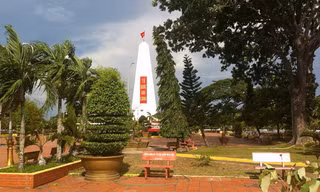 Nghĩa trang liệt sỹ thành phố Cần Thơ có gần 94,7% mộ từ trần đang chia lìa vợ chồng. Ảnh: Sáu Nghệ.