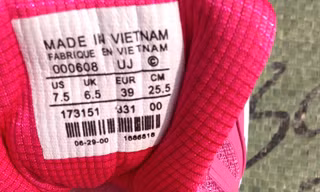Giày dép xuất xứ Trung Quốc gắn mác made in Vietnam.