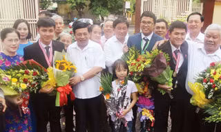 Nghệ An vinh danh học sinh giỏi. Ảnh: Cảnh Huệ.