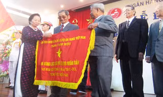 Cựu binh C32 đón nhận Danh hiệu Anh hùng LLVT.