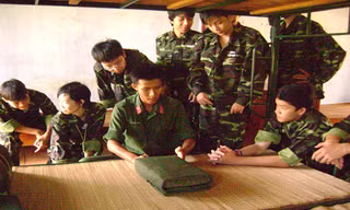 Hàng trăm bạn trẻ học kỹ năng qua khóa HKQĐ do Trung tâm TTN miền Nam tổ chức. Ảnh: H.T.