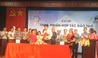 Lễ ký kết hợp tác đào tạo nguồn nhân lực cho dự án.