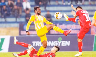 Bóng đá Việt Nam vừa sáng lên với thành công của ĐT U23 lại bắt đầu bị bôi bẩn bởi cuộc tranh giành ghế lãnh đạo VFF ở đại hội sắp tới. Ảnh: VS.